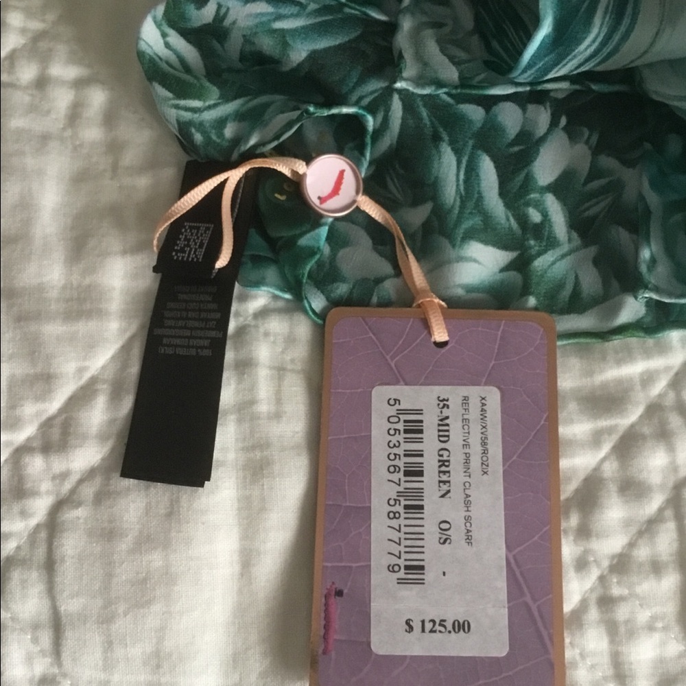 NWT; Scarf - Picture 3 of 8
